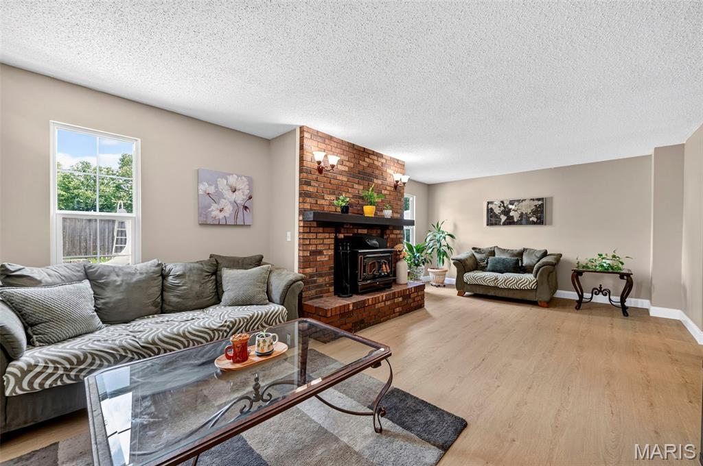 3rd image of 20 Sandalwood Ct, St Charles, MO 63304 | MLS# MIS26043351