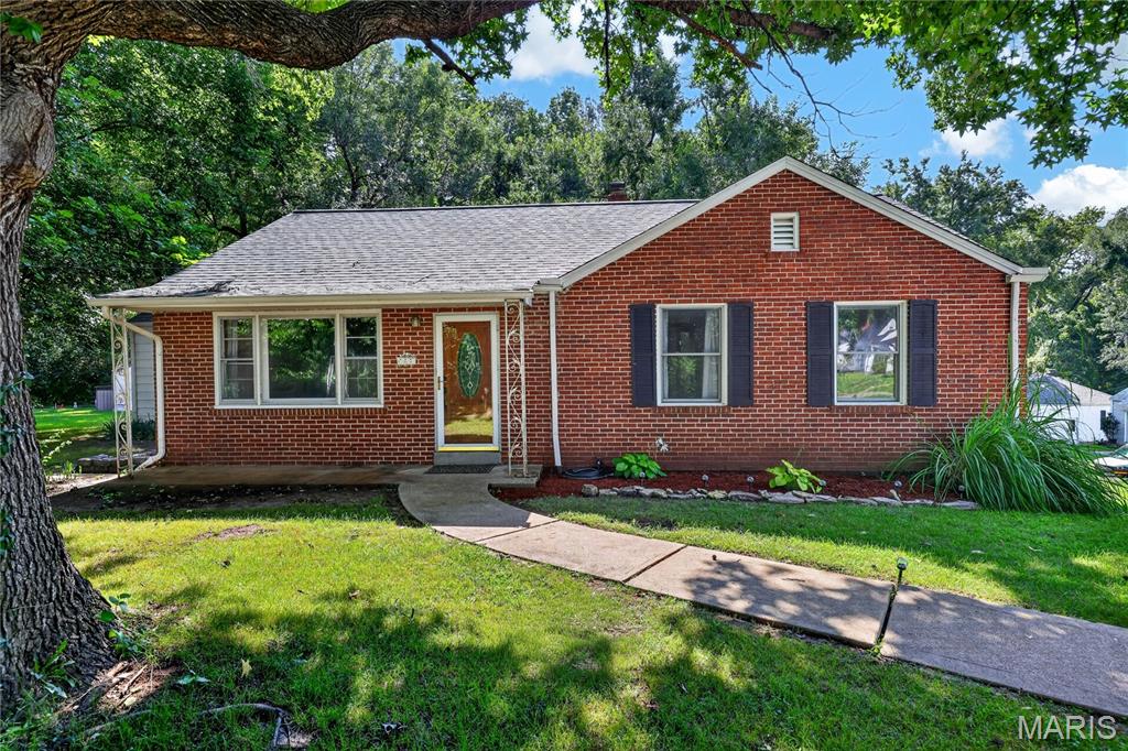 2nd image of 408 Oak Ave, Saint Charles, MO 63301 | MLS# MIS26043399