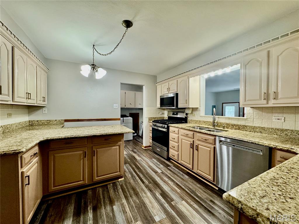 Homes for sale in Fairview Heights, IL | 5513 Pontiac Dr, Fairview Heights, IL 62208 | MLS# MIS26043430