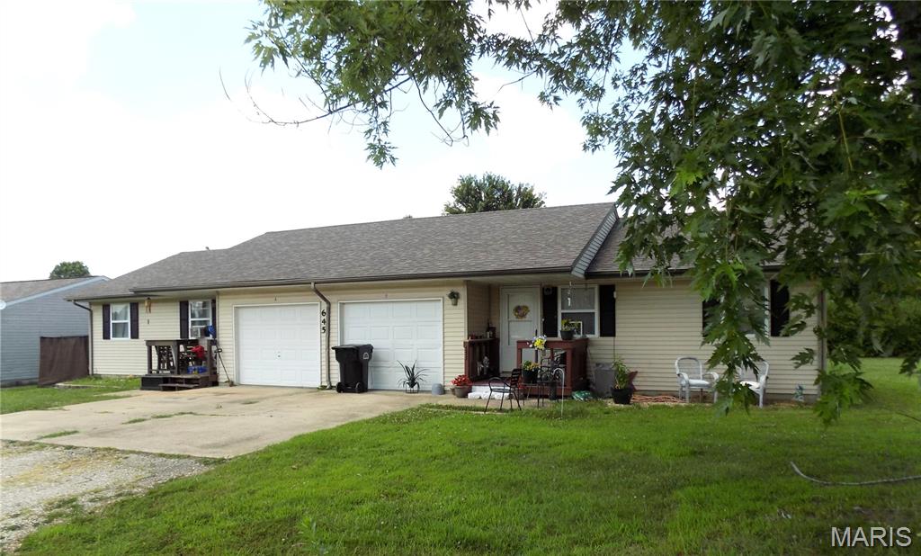 Homes for sale in St James, MO | 645 N Springfield Rd, St James, MO 65559