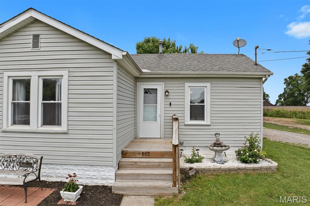Homes for sale in Brighton, IL | 802 Randall Dr, Brighton, IL 62012 | MLS# MIS26043584