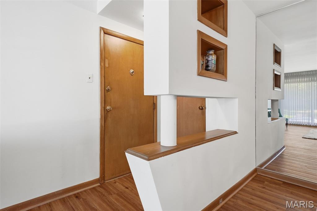 4th image of 4 Delcrest Ct #104, Saint Louis, MO 63124 | MLS# MIS26043638