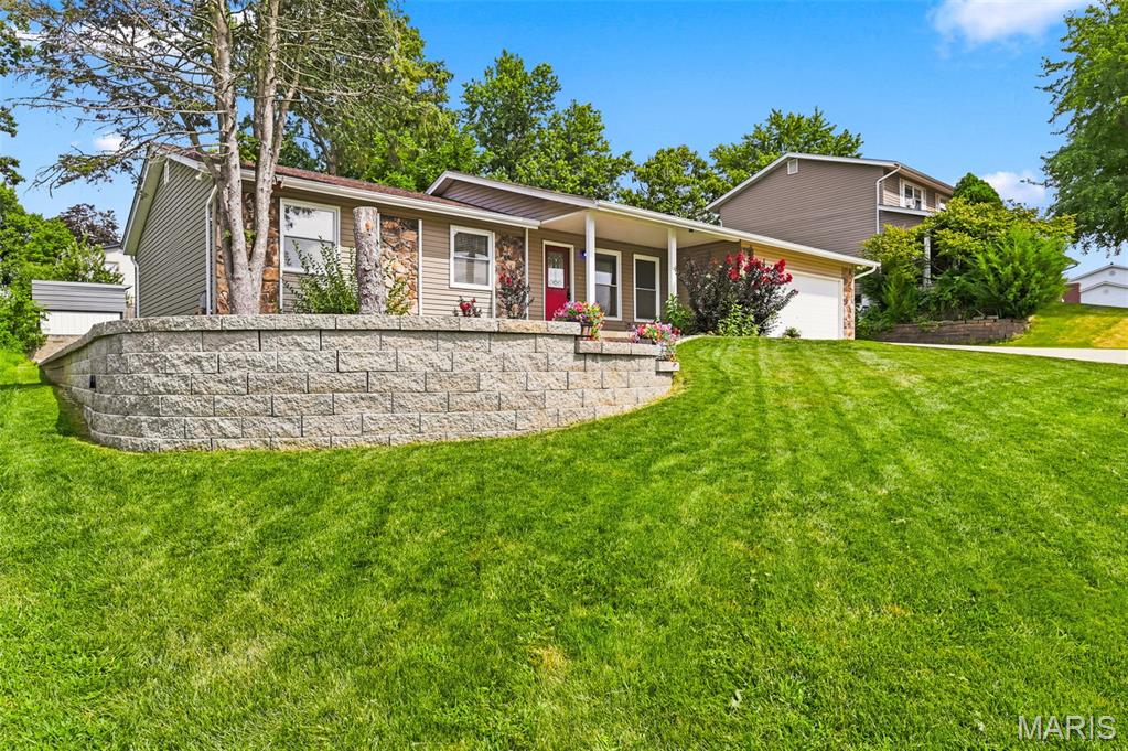 3rd image of 606 Willow Wood Ct, St Charles, MO 63303 | MLS# MIS26043670