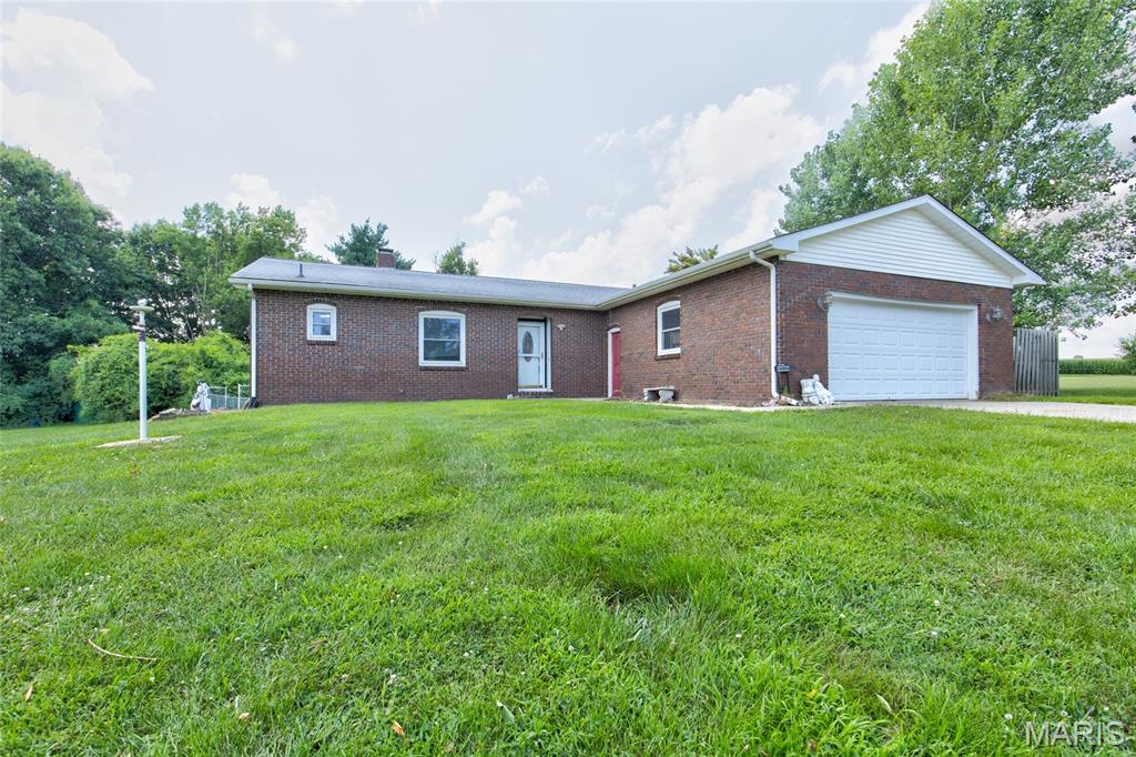 Homes for sale in Grafton, IL | 14904 Sycamore St, Grafton, IL 62037 | MLS# MIS26043790