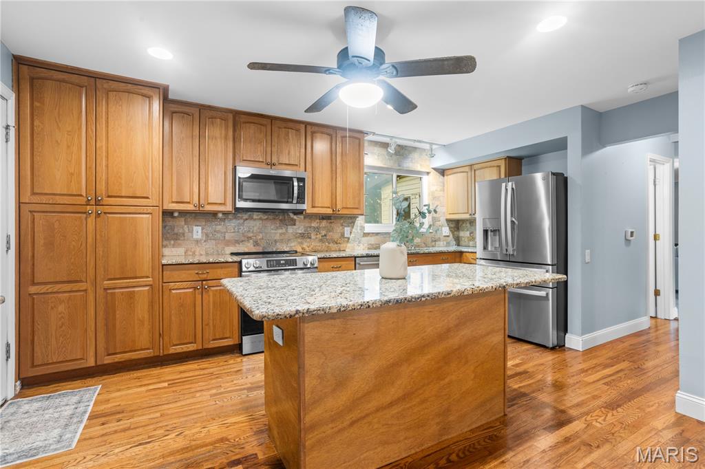 2nd image of 70 Glen Cove Dr, Chesterfield, MO 63017 | MLS# MIS26043803