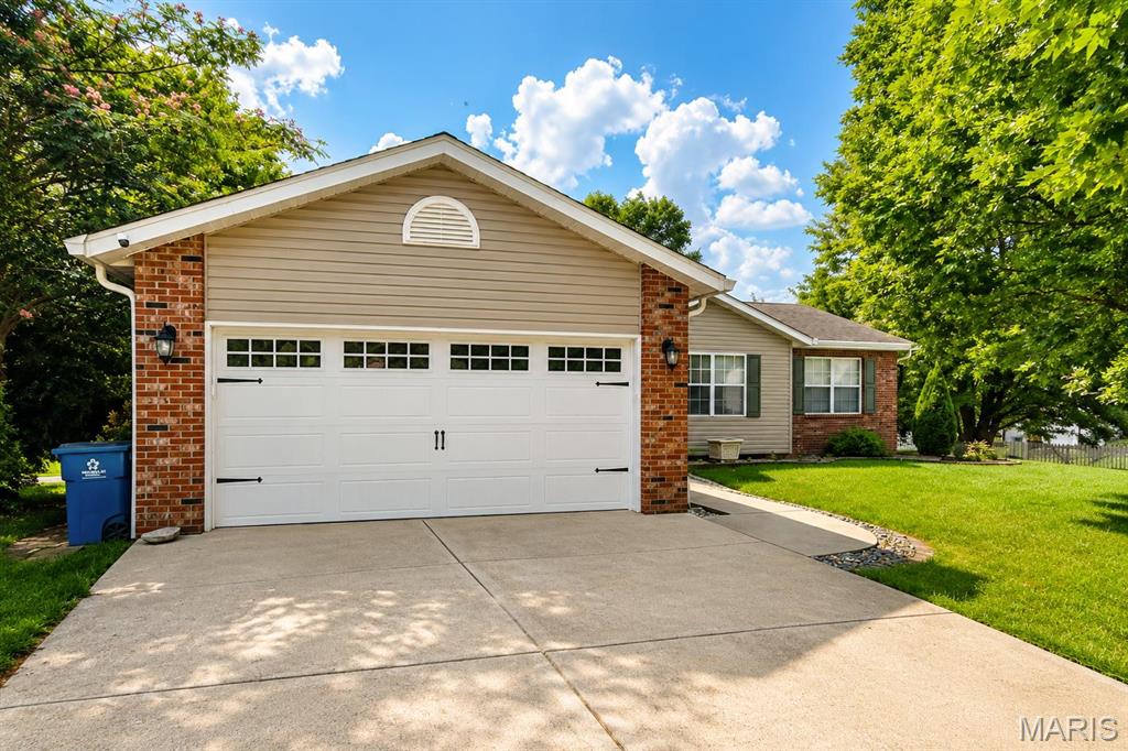 Homes for sale in Troy, IL | 2 Arbor Spgs, Troy, IL 62294 | MLS# MIS26043817