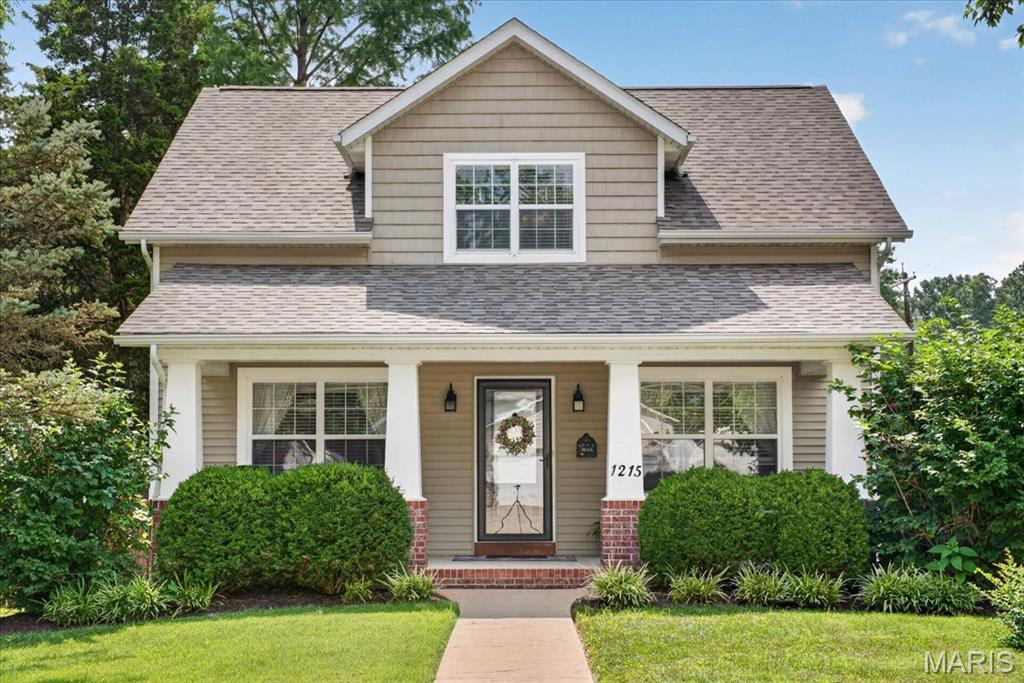 Homes for sale in Edwardsville, IL | 1215 Oakland Ave, Edwardsville, IL 62025 | MLS# MIS26043857
