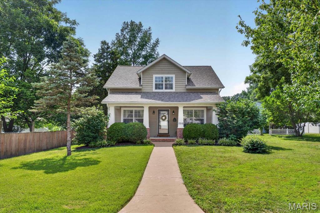 Homes for sale in Edwardsville, IL | 1215 Oakland Ave, Edwardsville, IL 62025 | MLS# MIS26043857