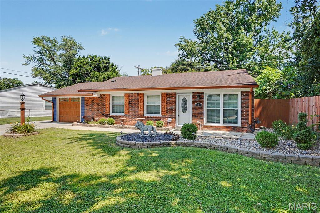 2nd image of 1 Bluegrass Ln, Saint Peters, MO 63376 | MLS# MIS26043896