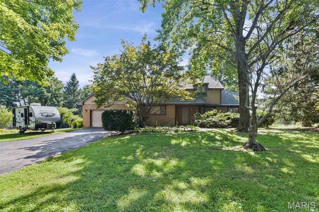 Homes for sale in Collinsville, IL | 8 Harmin Ln, Collinsville, IL 62234 | MLS# MIS26043977