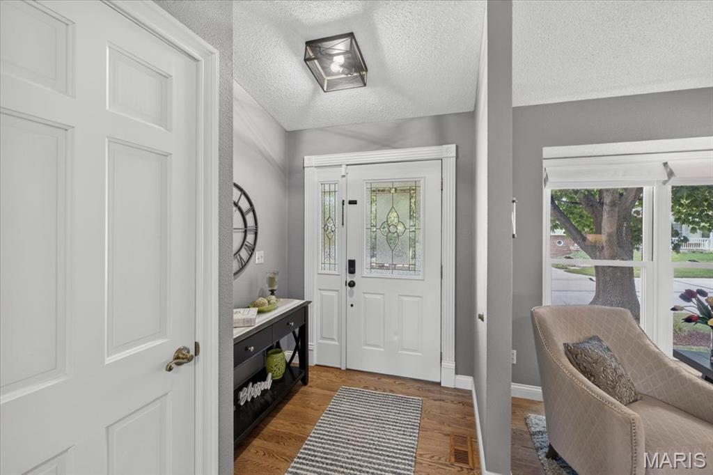 3rd image of 525 Country Manor Dr, St Peters, MO 63376 | MLS# MIS26043986