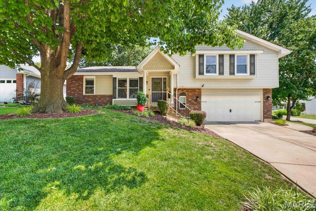 1st image of 525 Country Manor Dr, St Peters, MO 63376 | MLS# MIS26043986