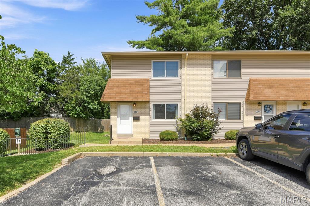 1st image of 879 Portsdown Rd, Ballwin, MO 63011 | MLS# MIS26044058