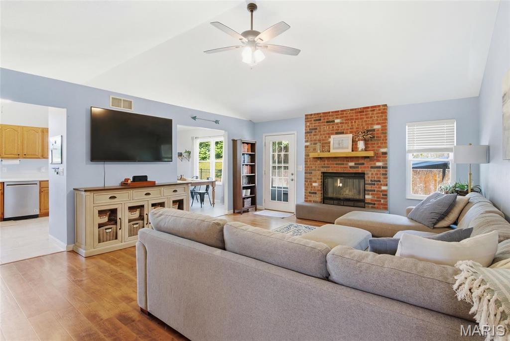 Homes for sale in Columbia, IL | 10 Spring Terrace Ct, Columbia, IL 62236 | MLS# MIS26044075
