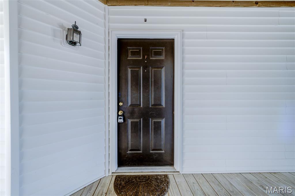 2nd image of 480 Benton Dr, St. Peters, MO 63376