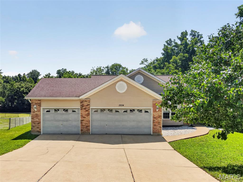 Homes for sale in Arnold, MO | 1504 Penrose Trl, Arnold, MO 63010 | MLS# MIS26044303