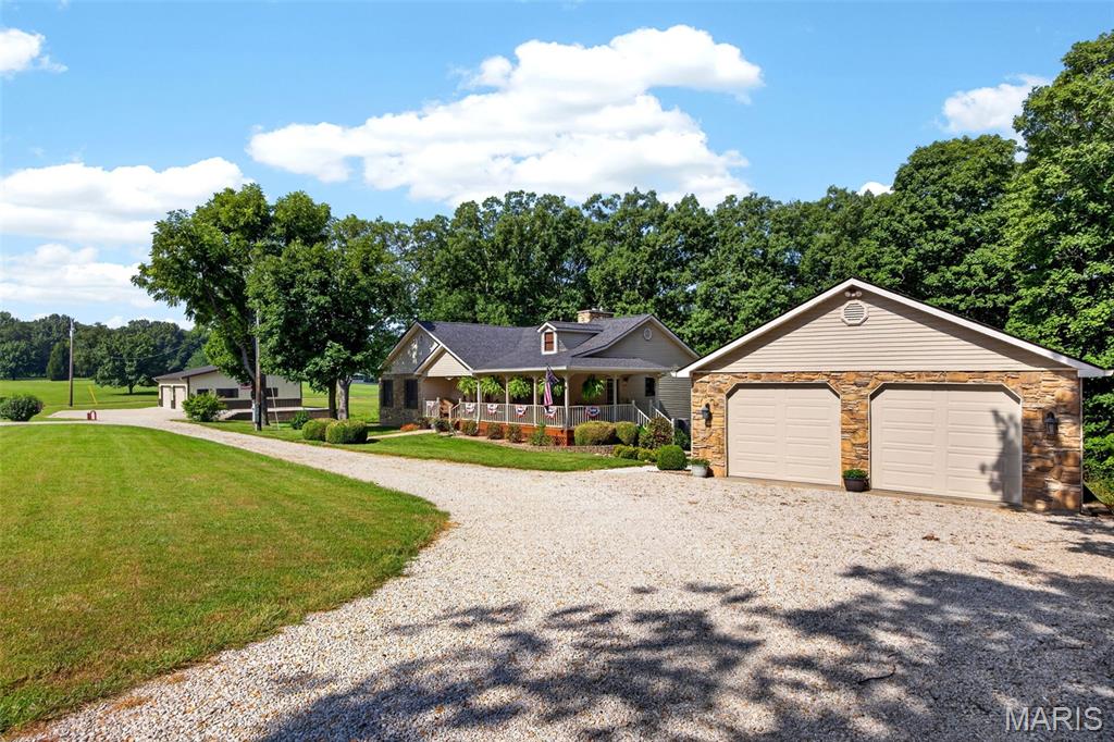 Homes for sale in Montgomery City, MO | 411 Hwy J Rd, Montgomery City, MO 63361 | MLS# MIS26044331