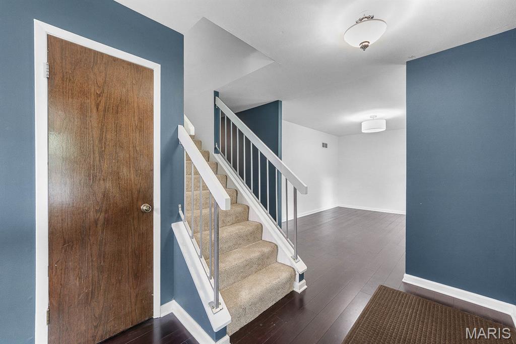 4th image of 11 Victoria Sq, St Peters, MO 63376 | MLS# MIS26044382