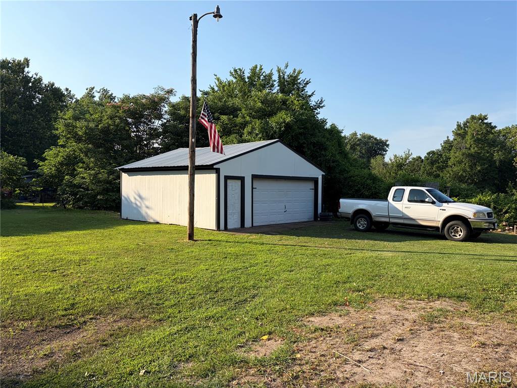 29th image of 4330 Lake Dr, Granite City, IL 62040 | MLS# MIS26044385