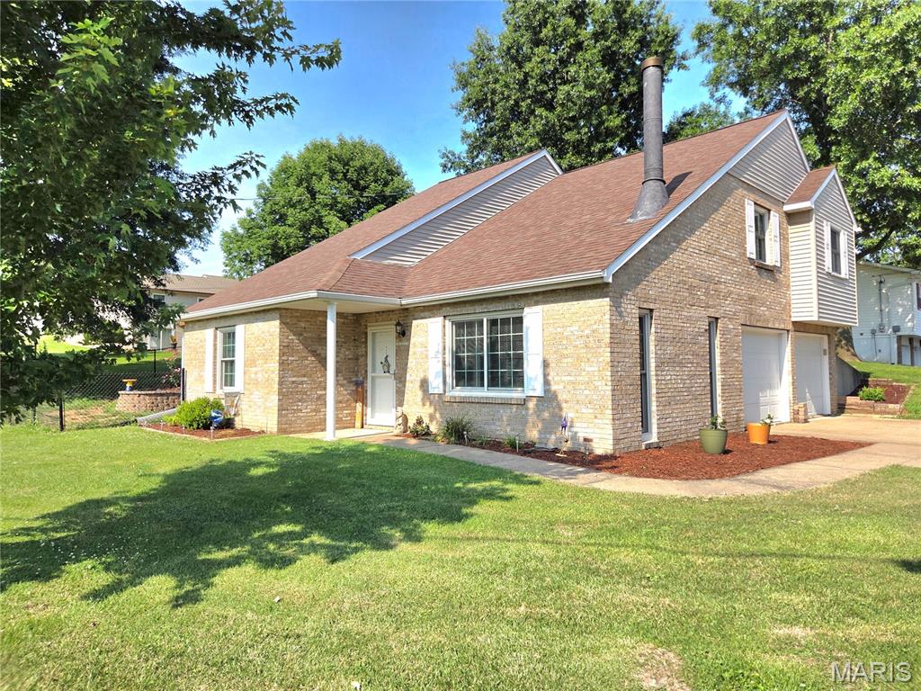 Homes for sale in Hannibal, MO | 144 Rosewood Dr, Hannibal, MO 63401 | MLS# MIS26044397