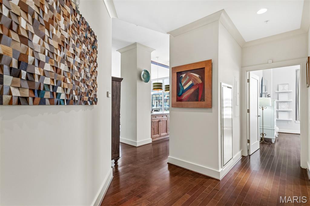 5th image of 9 N Euclid Ave, St. Louis, MO 63108