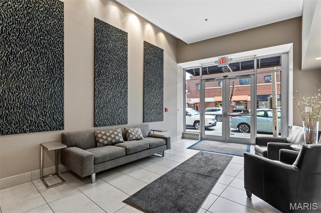 3rd image of 9 N Euclid Ave, St. Louis, MO 63108