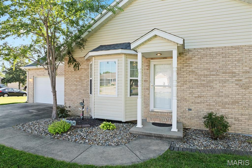 Homes for sale in Highland, IL | 45 Chase Wy, Highland, IL 62249 | MLS# MIS26044510