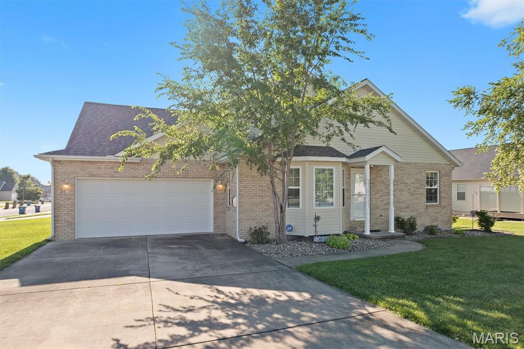 Homes for sale in Highland, IL | 45 Chase Wy, Highland, IL 62249 | MLS# MIS26044510