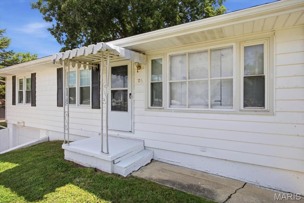 Homes for sale in Keyesport, IL | 706 Main, Keyesport, IL 62253 | MLS# MIS26044607