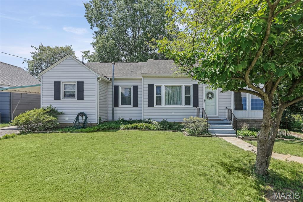 Homes for sale in Pinckneyville, IL | 506 St Louis, Pinckneyville, IL 62274 | MLS# MIS26044640