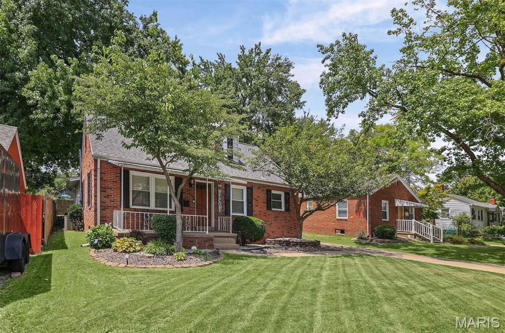 Homes for sale in Edwardsville, IL | 1229 Grant Dr, Edwardsville, IL 62025 | MLS# MIS26044641