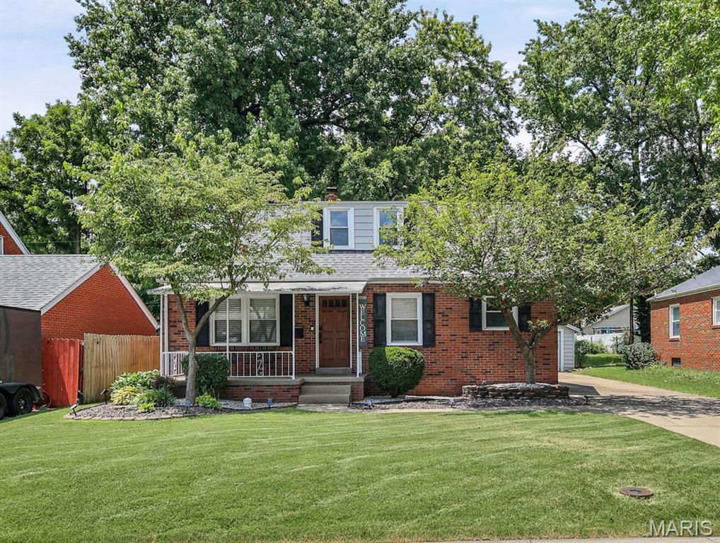 Homes for sale in Edwardsville, IL | 1229 Grant Dr, Edwardsville, IL 62025 | MLS# MIS26044641