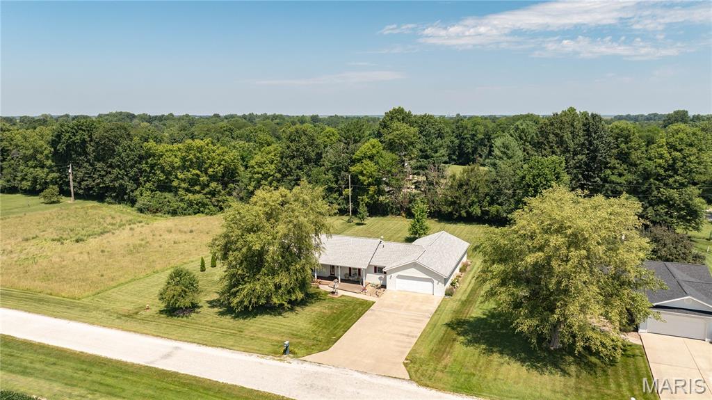 Homes for sale in Carlinville, IL | 13080 Prairie Trl, Carlinville, IL 62626 | MLS# MIS26044659