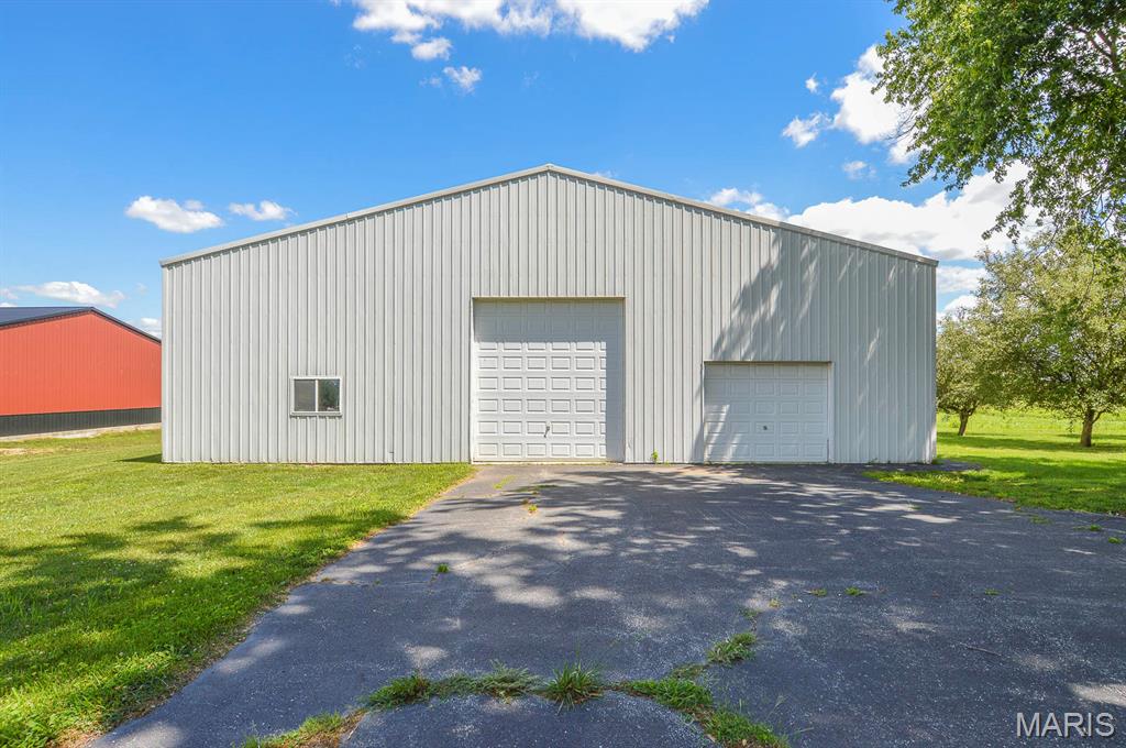 Homes for sale in Waterloo, IL | 4921 Kk Rd, Waterloo, IL 62298 | MLS# MIS26044660