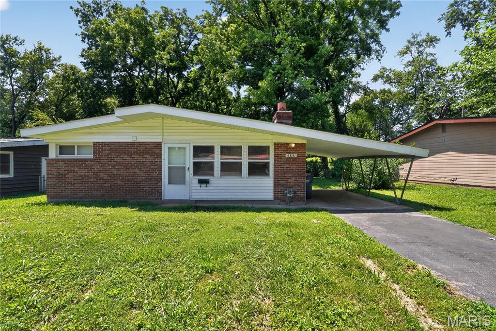 Homes for sale in Berkeley, MO | 6851 Woodhurst Dr, Berkeley, MO 63134 | MLS# MIS26044703