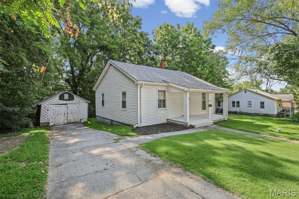 Homes for sale in Alton, IL | 301 Lampert St, Alton, IL 62002 | MLS# MIS26044706