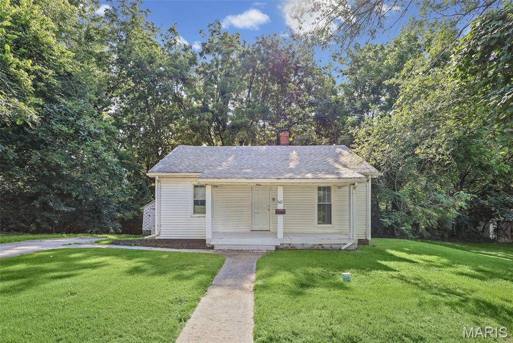 Homes for sale in Alton, IL | 301 Lampert St, Alton, IL 62002 | MLS# MIS26044706