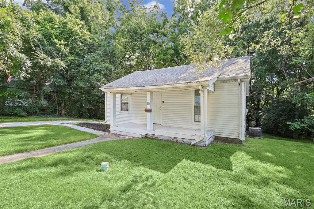 Homes for sale in Alton, IL | 301 Lampert St, Alton, IL 62002 | MLS# MIS26044706