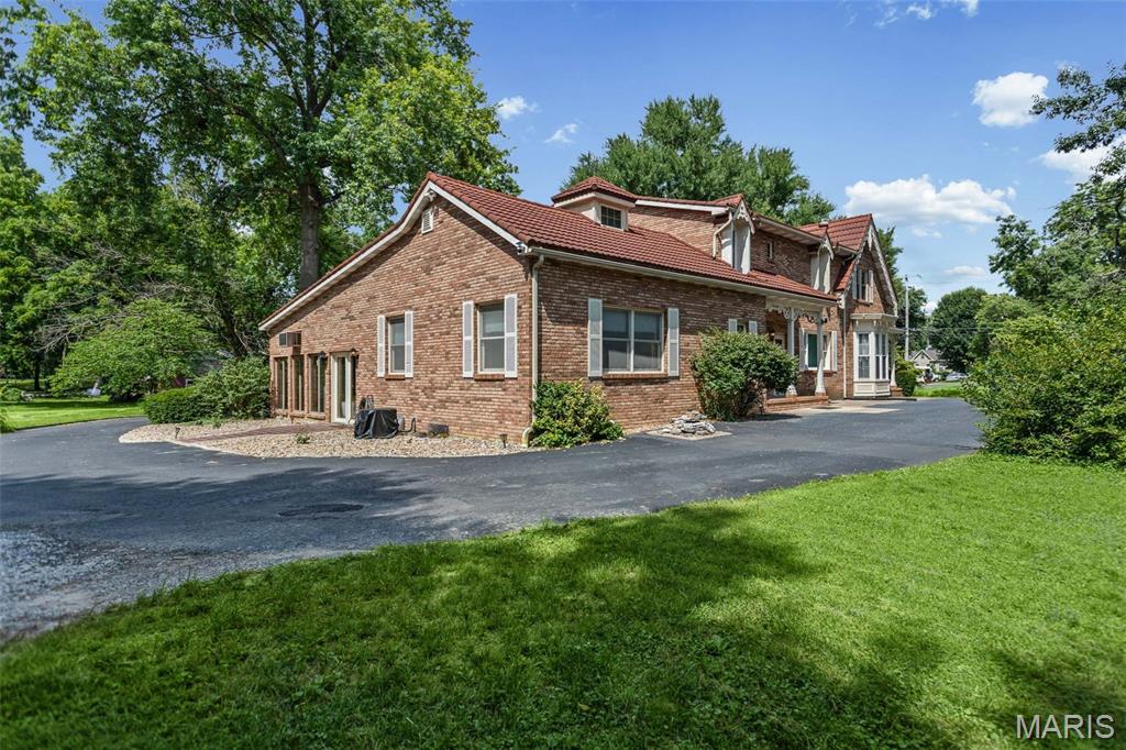 Homes for sale in Carlinville, IL | 346 College Ave, Carlinville, IL 62626 | MLS# MIS26044813