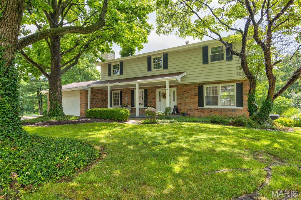 Homes for sale in Godfrey, IL | 2001 River Aire Court Court, Godfrey, IL 62035 | MLS# MIS26044841
