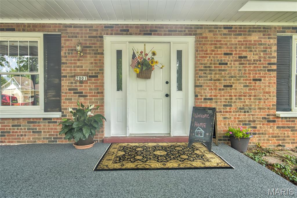 Homes for sale in Godfrey, IL | 2001 River Aire Court Court, Godfrey, IL 62035 | MLS# MIS26044841