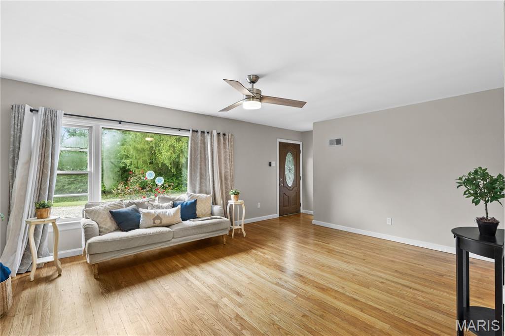 5th image of 16460 Old Jamestown Rd, Florissant, MO 63034 | MLS# MIS26044938