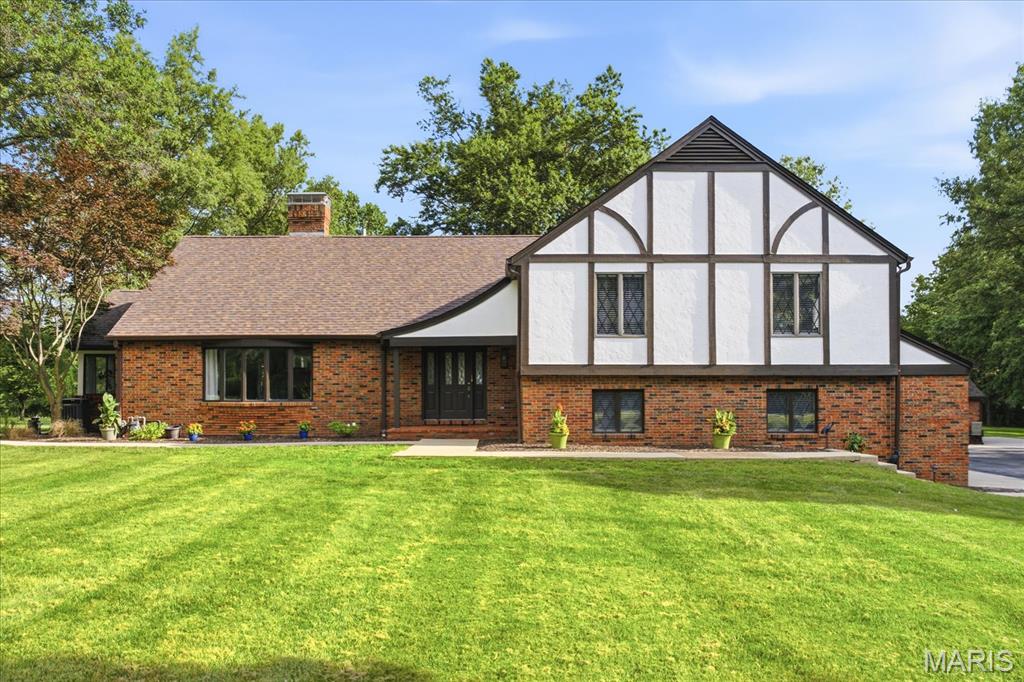 Homes for sale in Shiloh, IL | 10 Brighton Dr, Shiloh, IL 62221 | MLS# MIS26045015