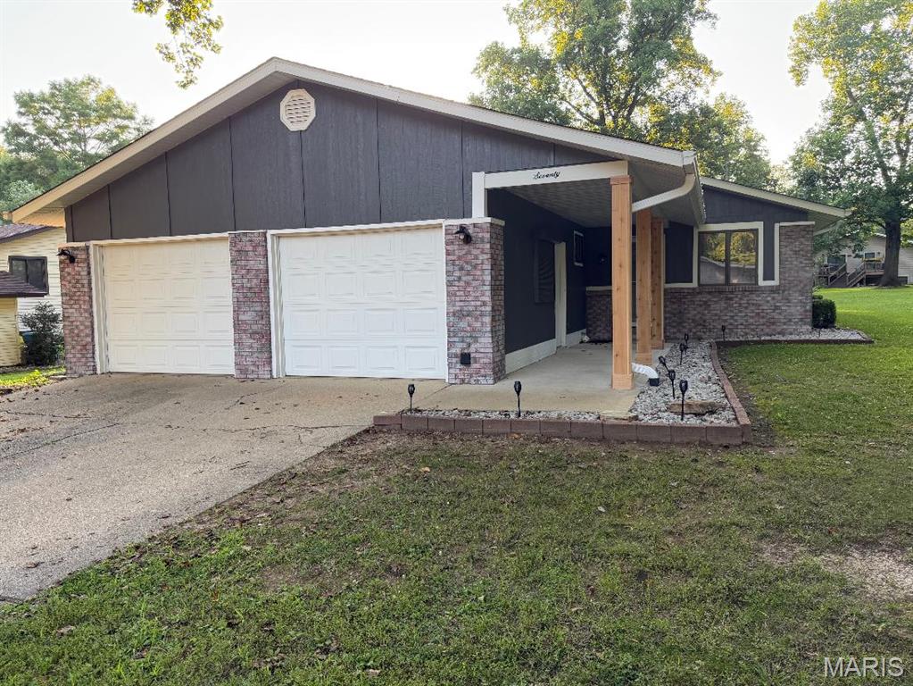Homes for sale in Glen Carbon, IL | 70 S Meadow Ln, Glen Carbon, IL 62034 | MLS# MIS26045057