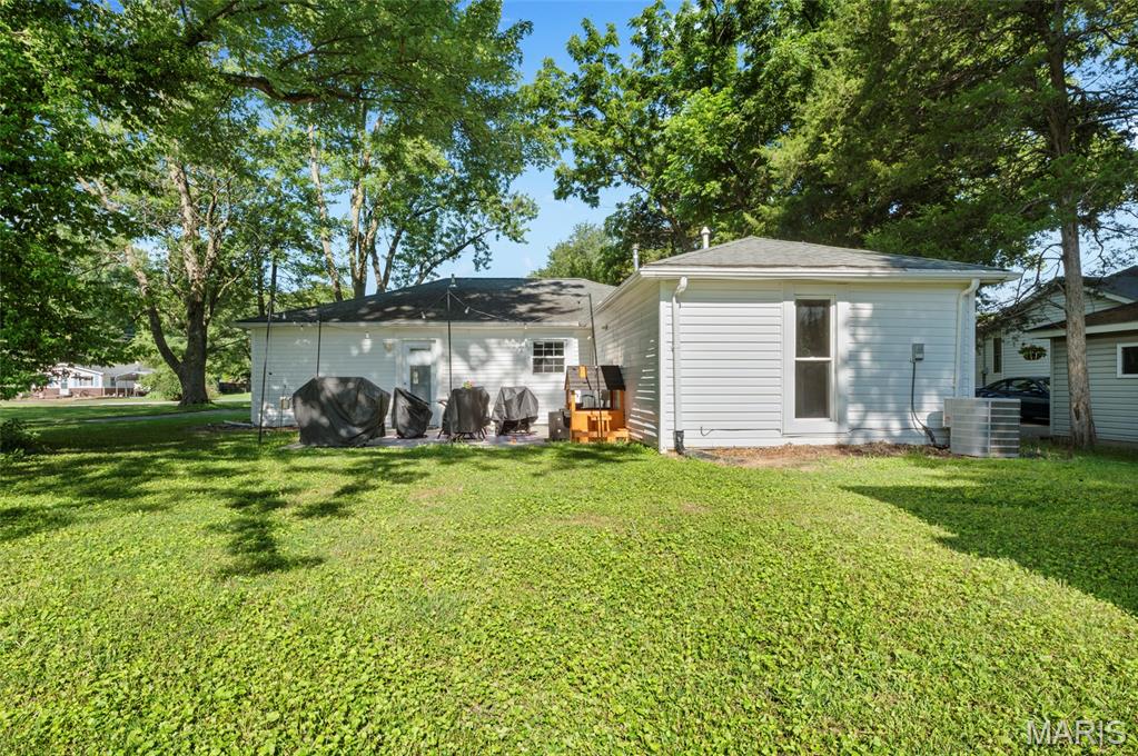 Homes for sale in Collinsville, IL | 109 Dale Ave, Collinsville, IL 62234 | MLS# MIS26045107