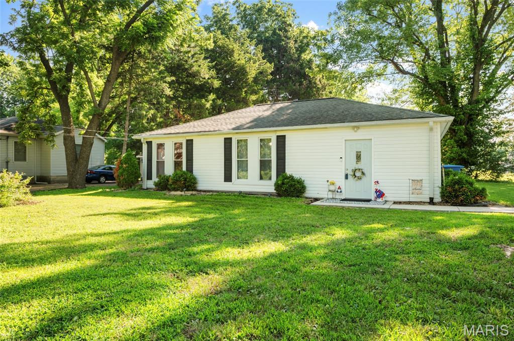 Homes for sale in Collinsville, IL | 109 Dale Ave, Collinsville, IL 62234 | MLS# MIS26045107