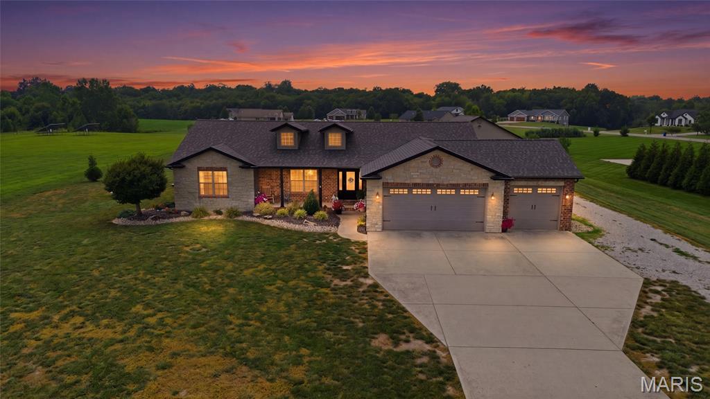 Homes for sale in Highland, IL | 3099 Final Dr, Highland, IL 62249 | MLS# MIS26045112