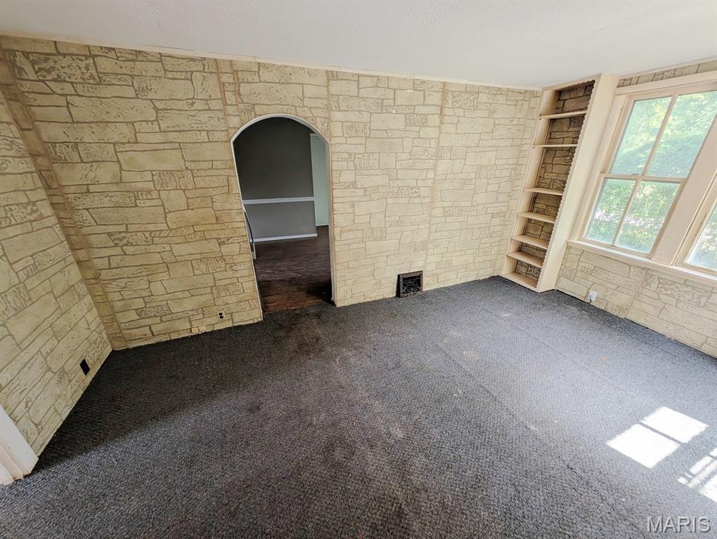 3rd image of 612 S 6Th St, Belleville, IL 62220 | MLS# MIS26045180