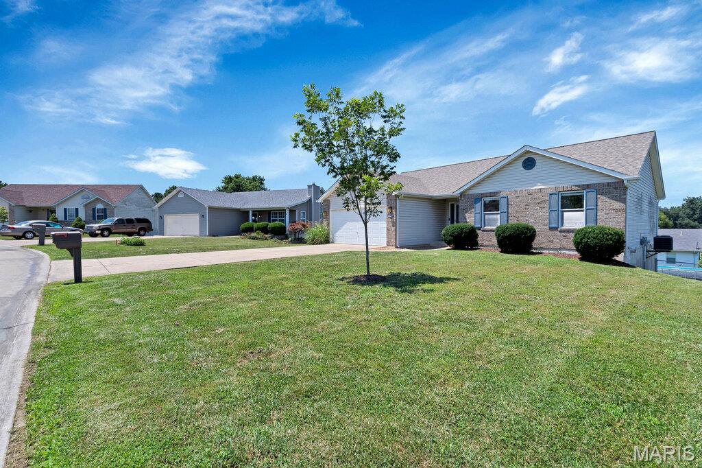 Homes for sale in Warrenton, MO | 907 Sherwood Dr, Warrenton, MO 63383 | MLS# MIS26045196
