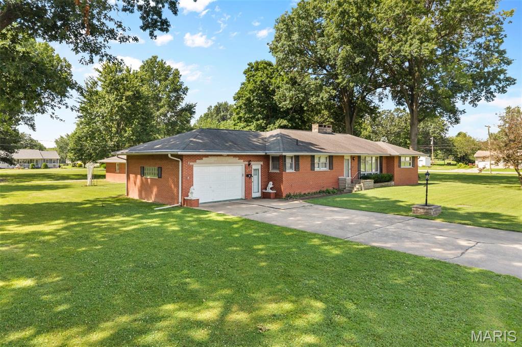Homes for sale in Mount Olive, IL | 606 E 2Nd South St, Mount Olive, IL 62069 | MLS# MIS26045223